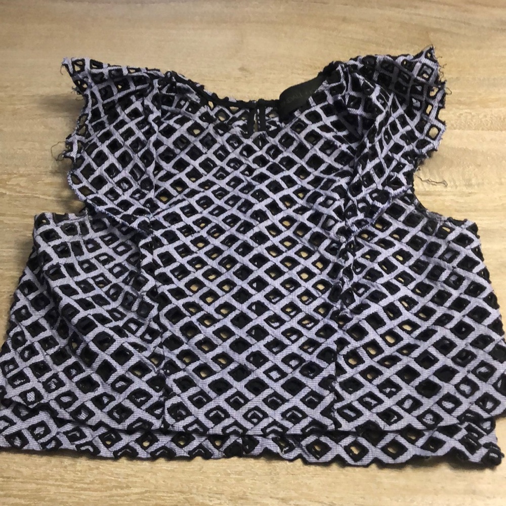 Kendall and Kylie crop shirt